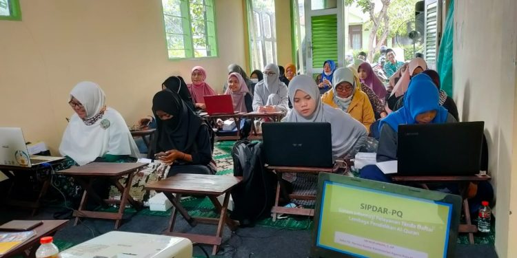 Pelayanan Terbaik : Bimtek Optimalisasi Implementasi Aplikasi EMIS, SIKAP, SIMBA dan SIPDAR-PQ bagi LPQ se-Kota Malang. Pelayanan Terbaik : Bimtek Optimalisasi Implementasi Aplikasi EMIS, SIKAP, SIMBA dan SIPDAR-PQ bagi LPQ se-Kota Malang.