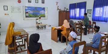 Al-Qur'an dan Tantangan bagi Generasi Muslim Al-Qur’an dan Tantangan bagi Generasi Muslim