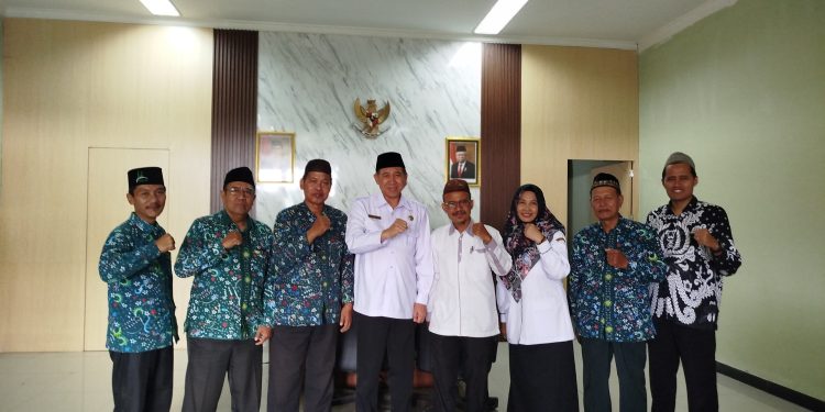 Kabid PD Pontren Kemenag Jatim dan Eksistensi DPW FKPQ Jatim Kabid PD Pontren Kemenag Jatim dan Eksistensi DPW FKPQ Jatim