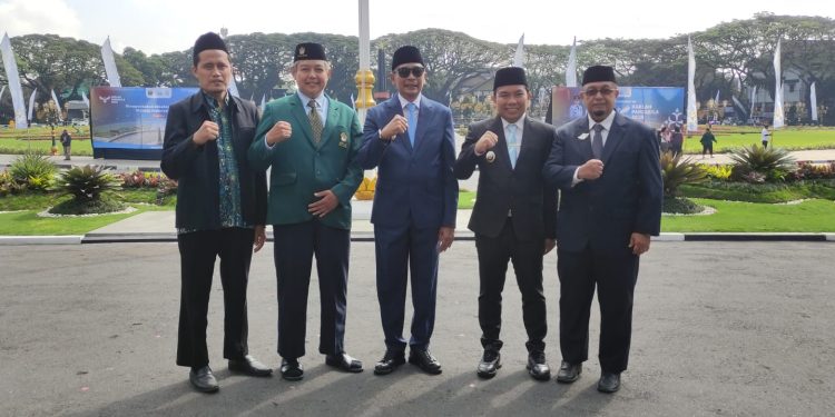 Upacara Hari Lahir Pancasila di Balai Kota Malang: Kokohkan Persatuan Menuju Indonesia Raya Upacara Hari Lahir Pancasila di Balai Kota Malang: Kokohkan Persatuan Menuju Indonesia Raya