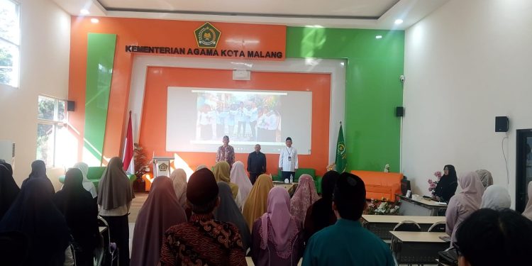 Akurasi Data Jadi Kunci: DPC FKPQ Kota Malang Akselerasi Tata Kelola TPQ Lewat Pembekalan EMIS Kemenag Akurasi Data Jadi Kunci: DPC FKPQ Kota Malang Akselerasi Tata Kelola TPQ Lewat Pembekalan EMIS Kemenag